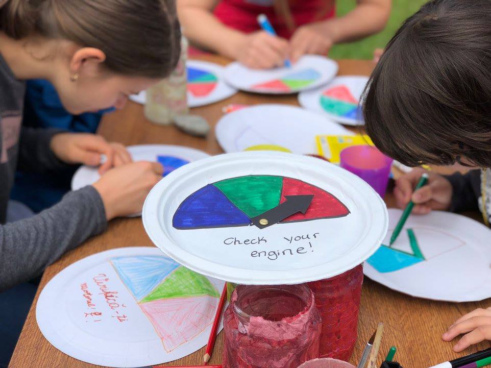 Weekend de instruire pentru părinți adoptivi și jocuri terapeutice pentru copii într-un cadru natural deosebit