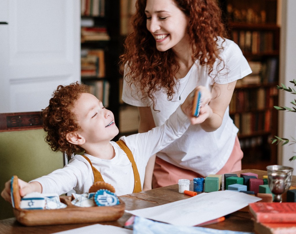 Începând din 28 aprilie 2020, limitarea plasamentului familial la rude sau cercul social al părinților biologici precum și limitarea plasamentului familial pentru persoane și familii care au depus cerere de atestare ca adoptator este NELEGALĂ