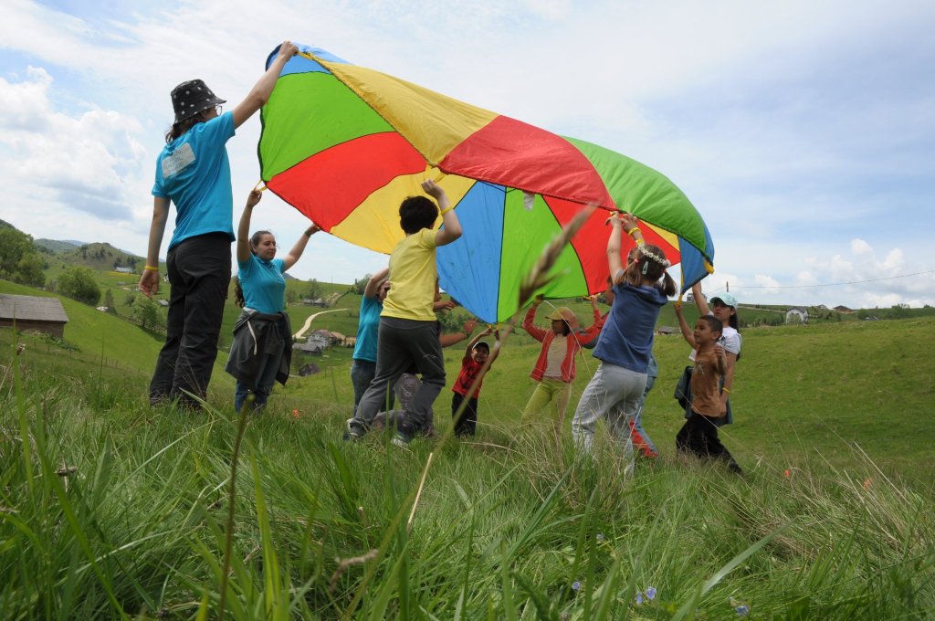 Tabără de weekend pentru familii adoptive și de plasament: 9-11 iunie 2023, Gârbova, Jud.&nbsp;Alba